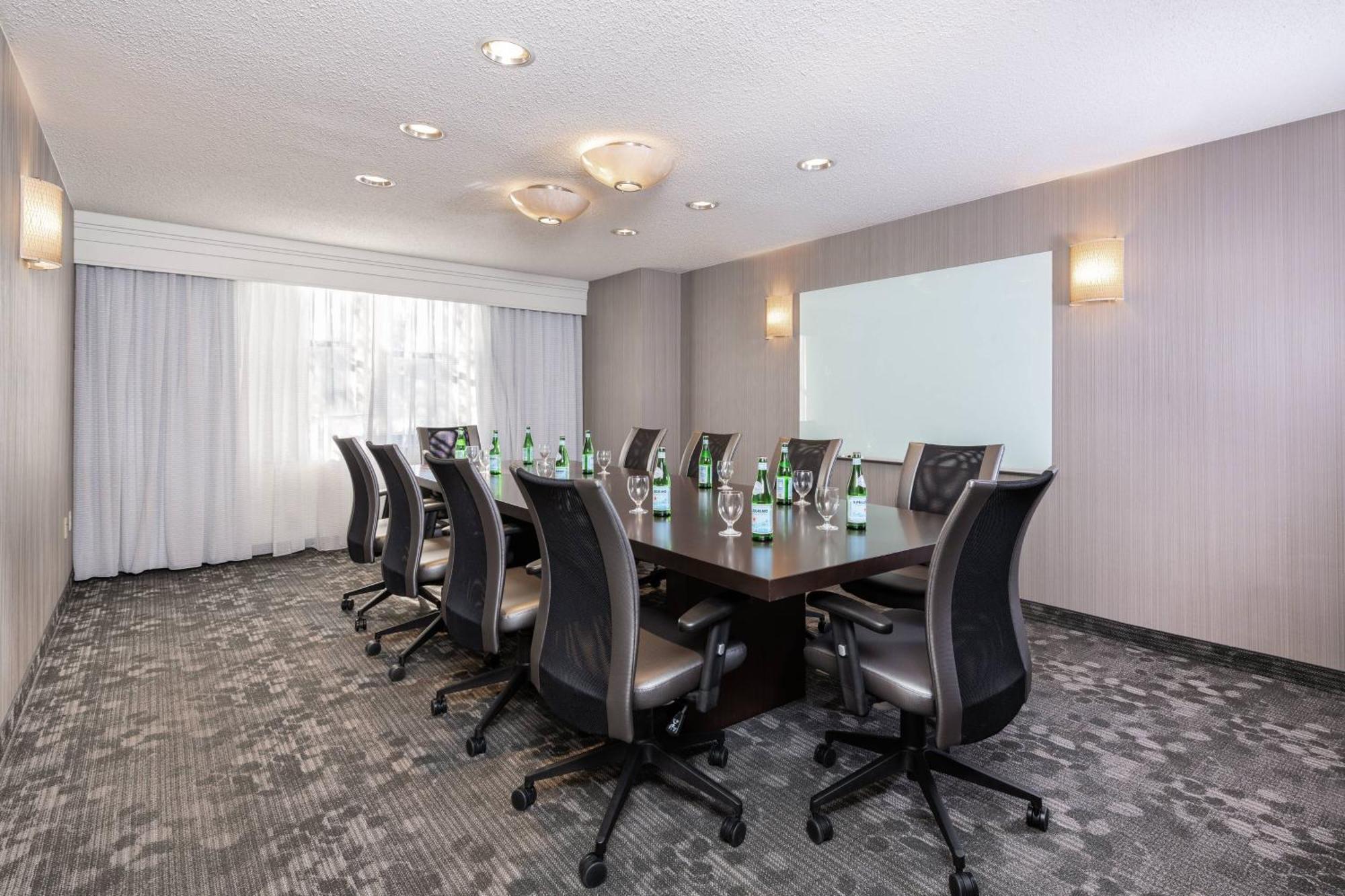 Courtyard By Marriott Newark-University Of Delaware Екстер'єр фото