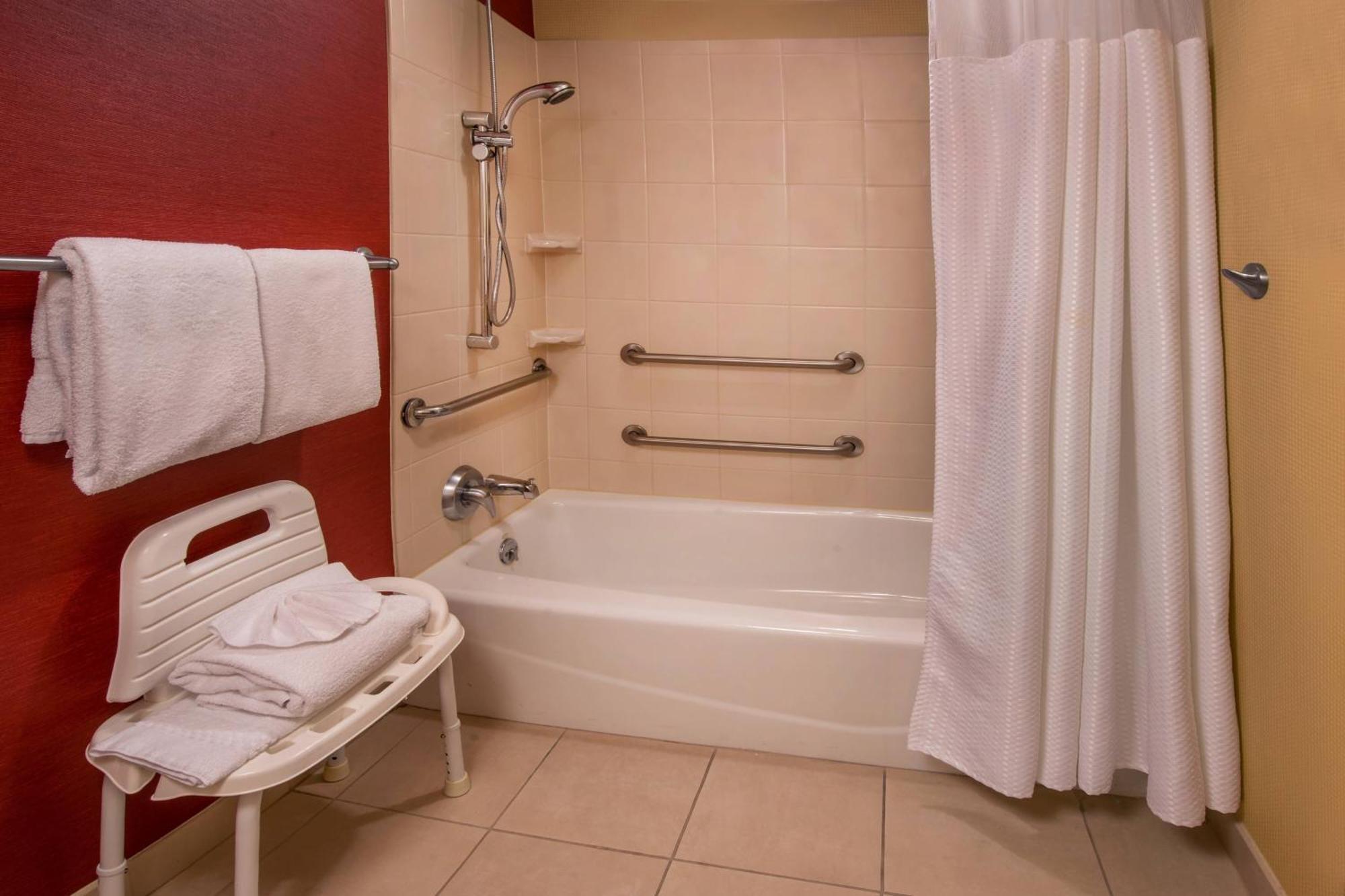 Courtyard By Marriott Newark-University Of Delaware Екстер'єр фото
