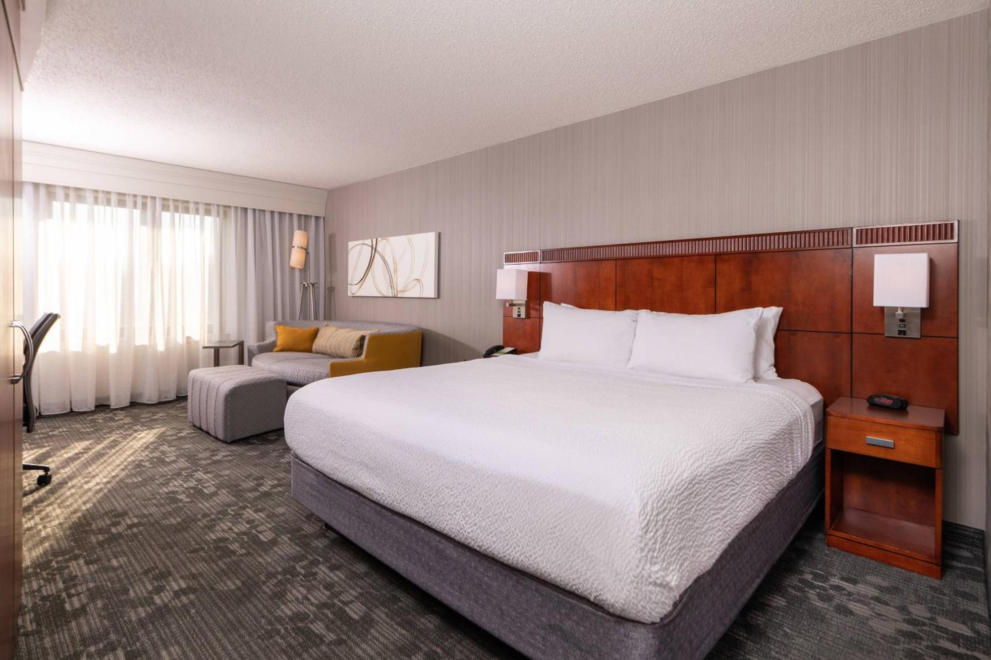 Courtyard By Marriott Newark-University Of Delaware Екстер'єр фото