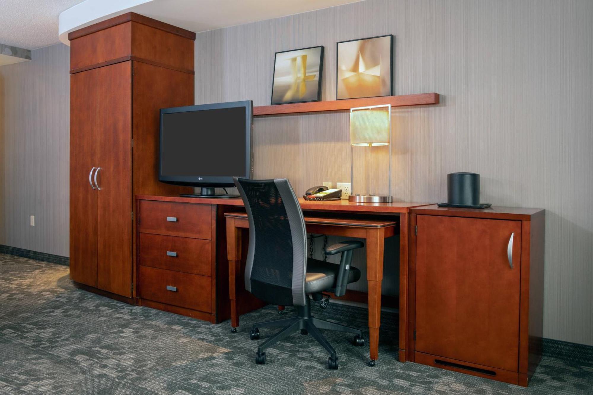 Courtyard By Marriott Newark-University Of Delaware Екстер'єр фото