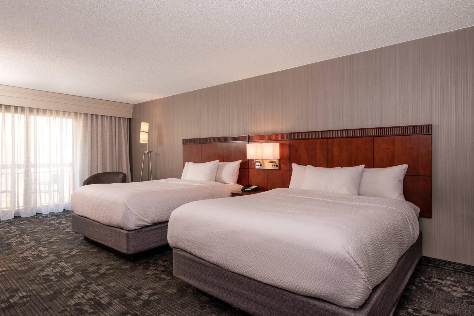 Courtyard By Marriott Newark-University Of Delaware Екстер'єр фото